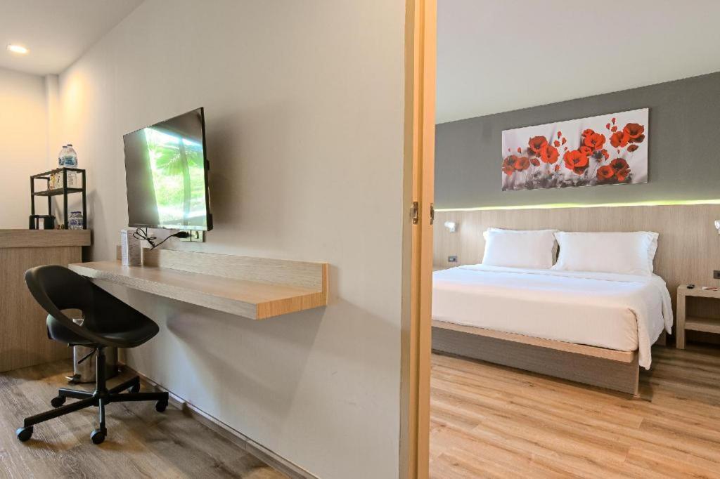 Ramada By Wyndham Phuket Southsea Ξενοδοχείο Karon Εξωτερικό φωτογραφία