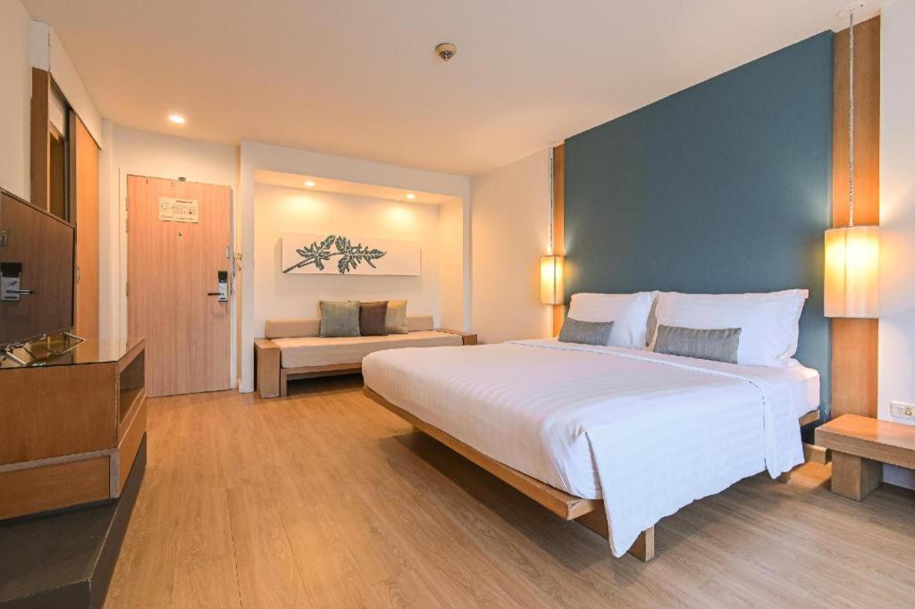 Ramada By Wyndham Phuket Southsea Ξενοδοχείο Karon Εξωτερικό φωτογραφία